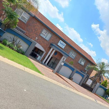 The Lakehouse Bnb Brakpan Exterior photo