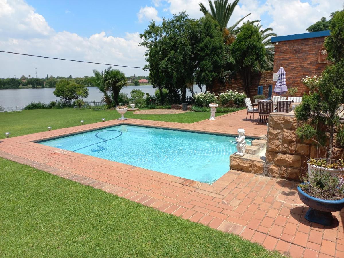The Lakehouse Bnb Brakpan Exterior photo